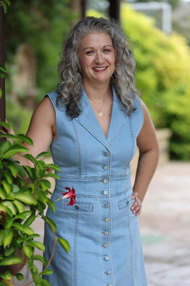Branding headshot of an Amberly Lago retreat attendee